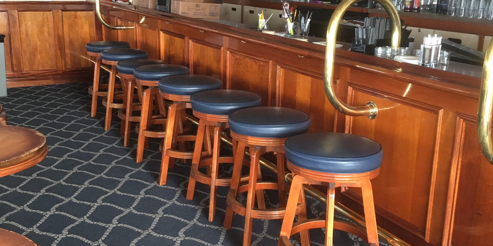 Hemphills-Yacht-Club-Bar-Nautical-Carpeting-1600x800